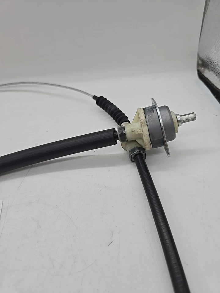 Cable de embrague ATP Y-1148 para Ford Mustang 96-04 Foto 3 de 4