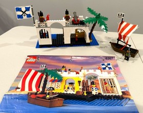 LEGO Adventurers 6267 Pirates Lagoon Lock Set w/ Mini Figures & instructions