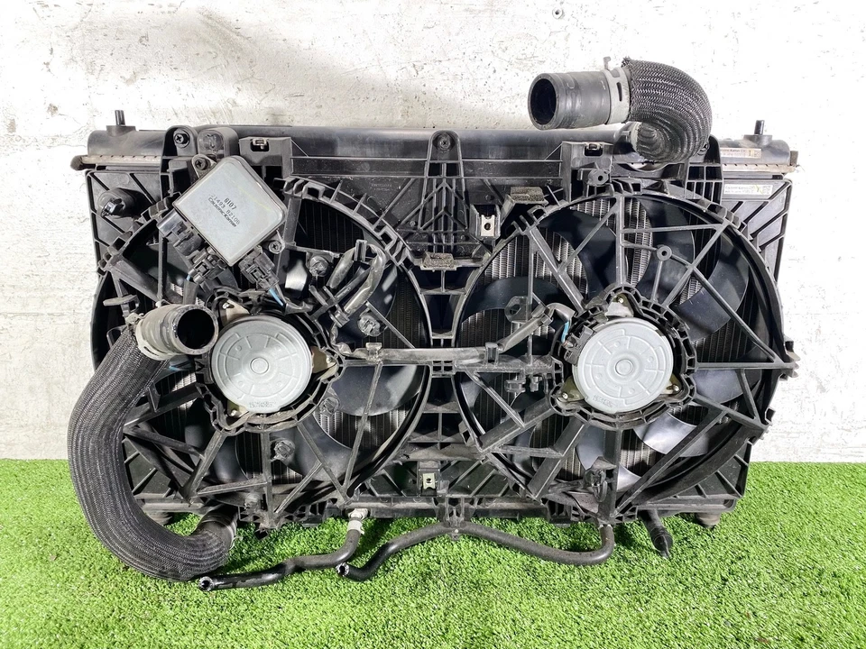 16-23 INFINITI Q50 Q60 VR30 ENGINE COOLING RADIATOR W/ FAN & SHROUD ASSEMBLY OEM - Image 2 of 3