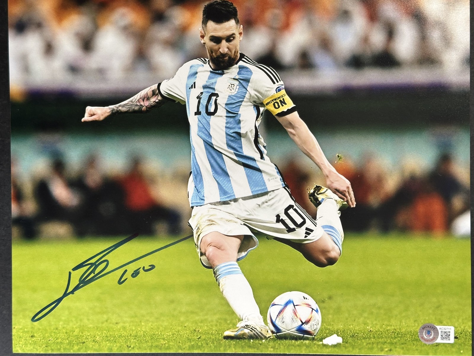 Lionel Messi Argentina Signed 11x14 Soccer Photo AUTO BAS Beckett LOA