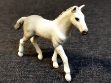 SCHLEICH 13860 Holsteiner Fohlen, Pferde, +100 Figuren