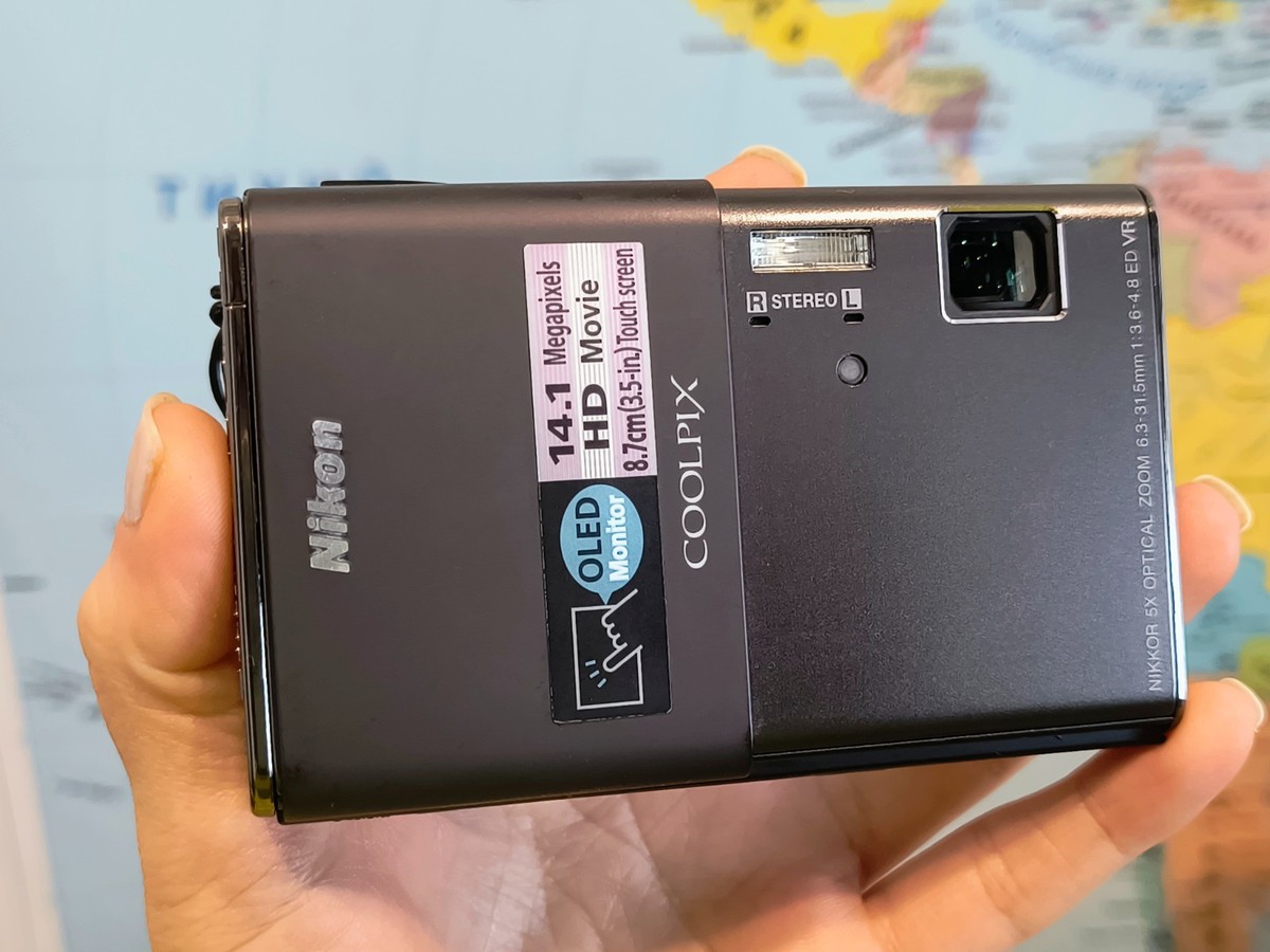 Nikon COOLPIX S80 14.1MP Digital Camera - Black Fully Working