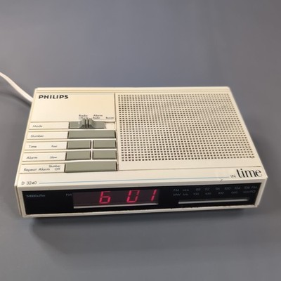 Vintage Philips D3240 AM/FM Clock Radio Alarm Retro In Time Working Sun Fading 