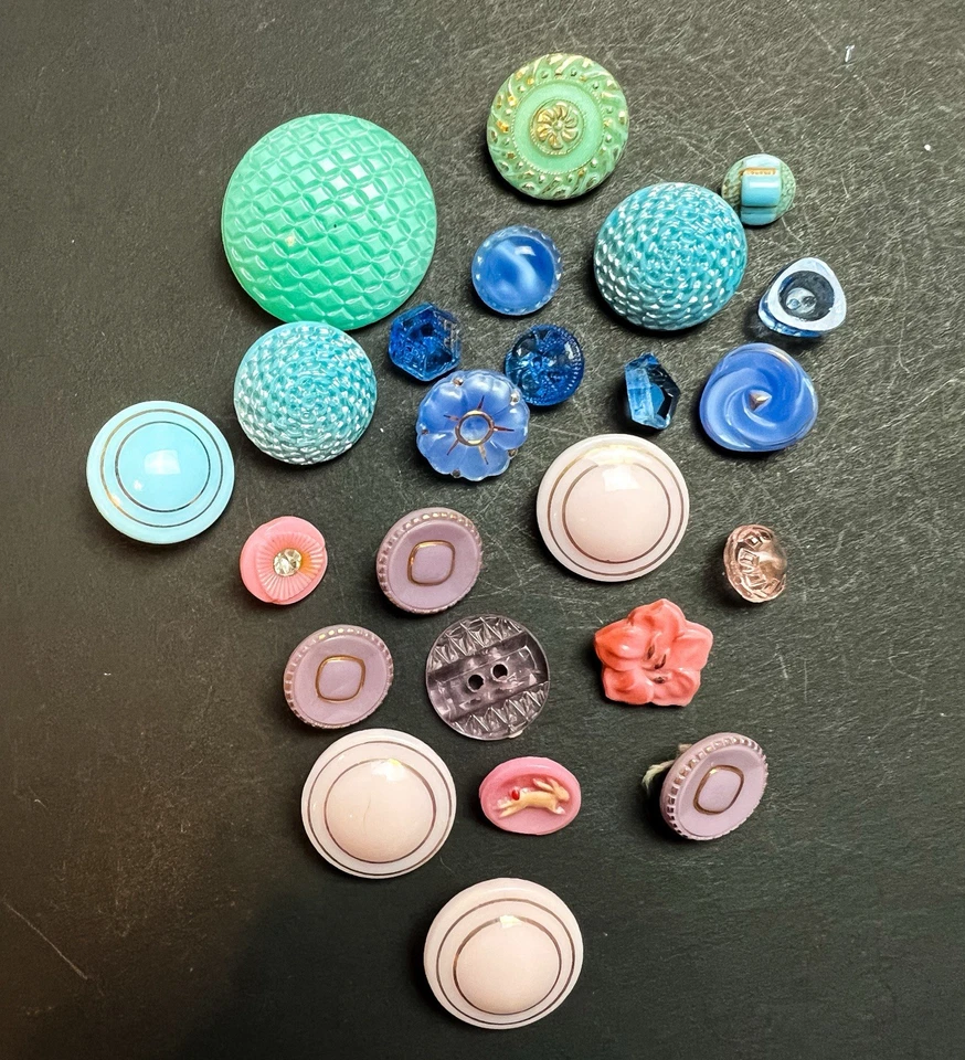 Antiguo Lote Botones Vidrio Checo Art Deco Pastel Rosa Azul Púrpura Pasta Cuadro Foto 2 de 4