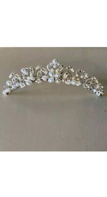 David’s Bridal white Rhinestone & Pearl headpiece / hair comb NWT David main image 3