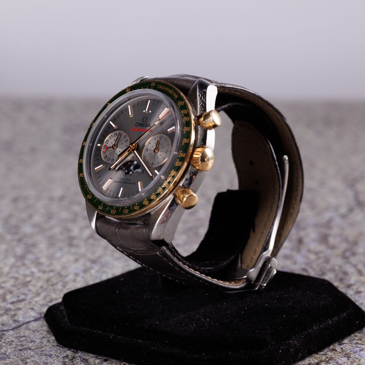 Omega Speedmaster Moonphase Gray Dial 44mm Men's Watch (2022 Omega Speedmaster Moonphase Gray Dial 44mm Men's Watch (2022