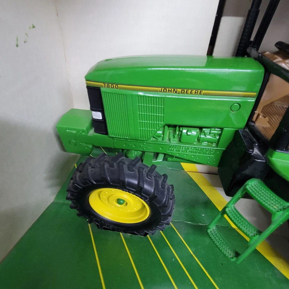 De colección 1992 1/16 Ertl John Deere 7800 tractor con tracción delantera y doble tractor fundido a presión verde Foto 4 de 4