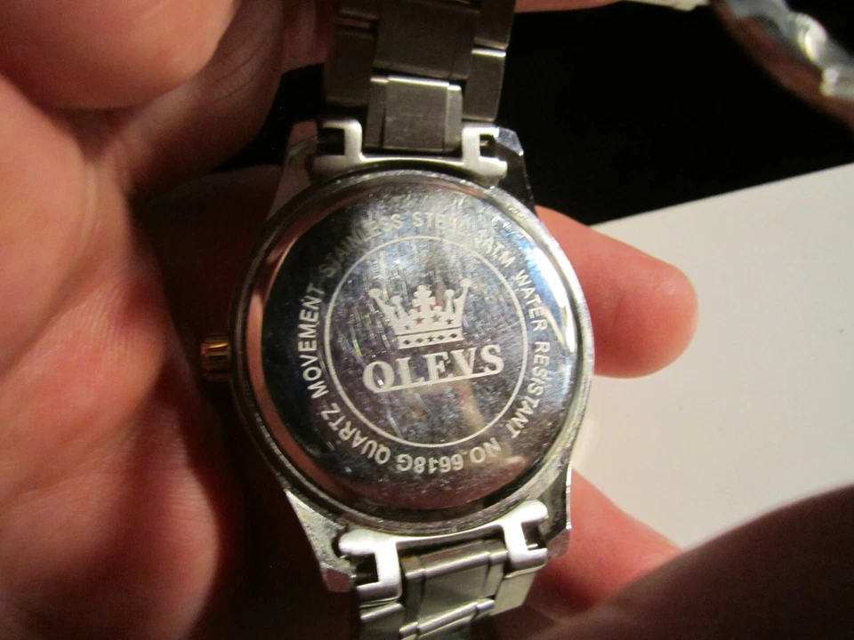 МУЖСКИЕ OLEVS ЧАСЫ ЧЕРНЫЙ ЦИФЕРБЛАТ КРИСТАЛЛЫ РАБОТАЕТ ОТЛИЧНО 8 1/2» ЗАПЯСТЬЕ-GW-22A - Изображение 4 из 4