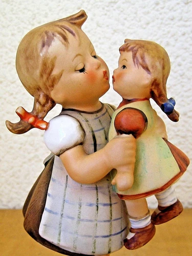 Hummel Figurine "KISS ME" W/SOCKS HUM 311 TM3 Goebel Germany 1955 RARE $900 C157