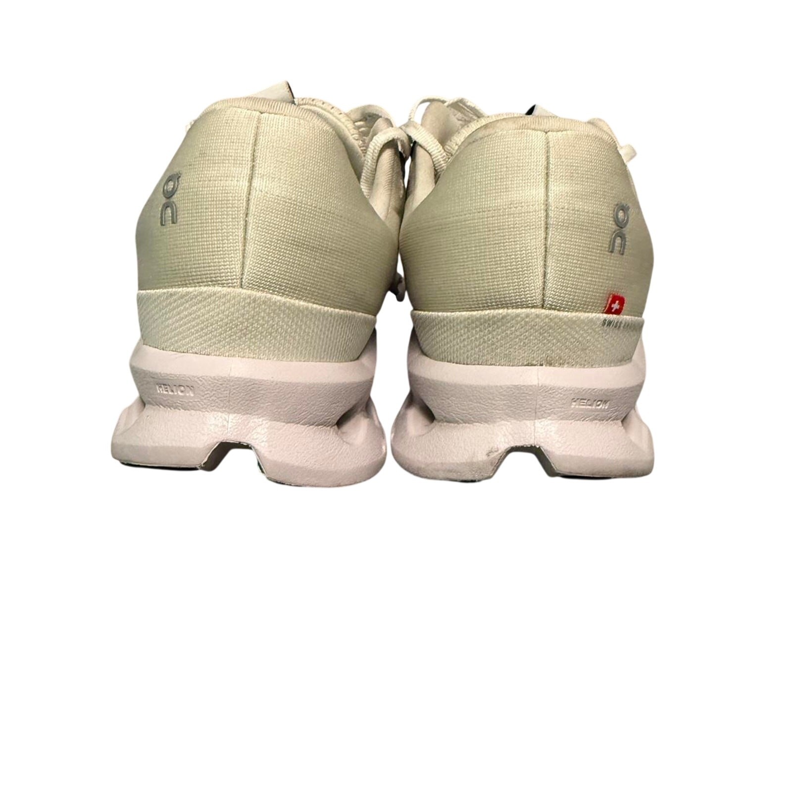 On Cloudsurfer - image 4