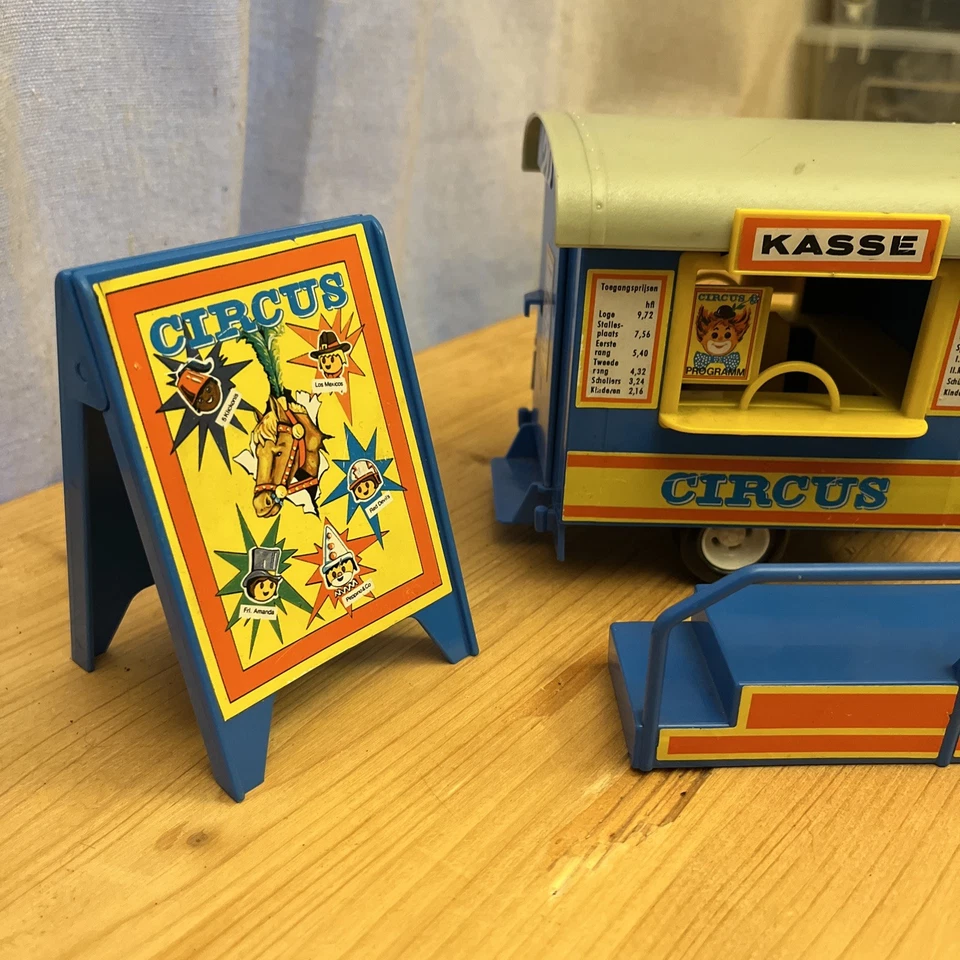 Playmobil  : Roulotte D’entrée  De cirque , Perso + Accessoires - Photo 4/4