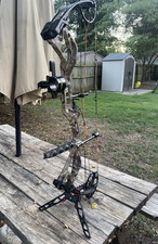 Bear Archery Species RH Camo Compound Bow 55-70lb 31in w/ QAD Rest HHA Sight