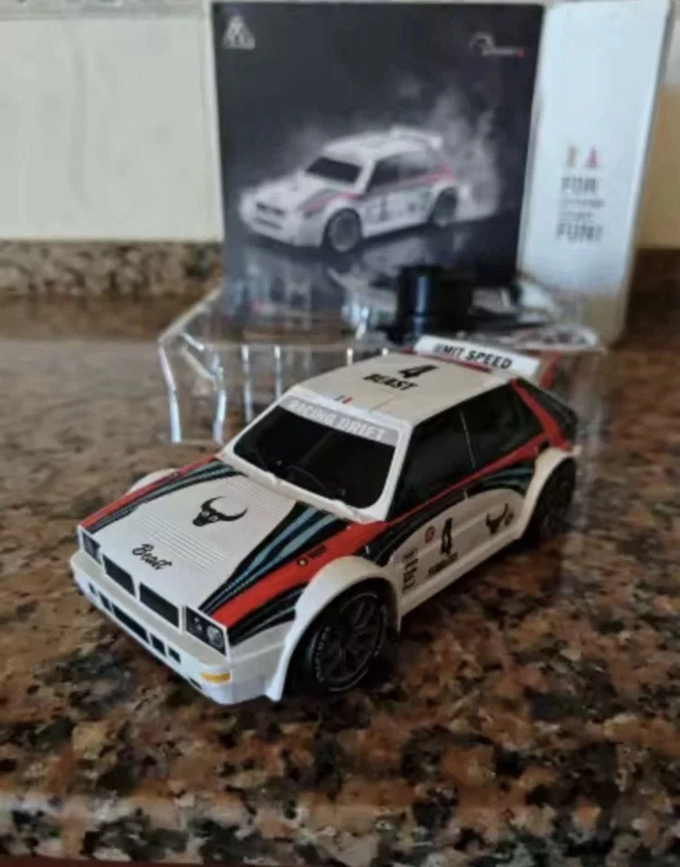 Auto telecomandata Lancia Delta integrale radiocomandata RC 1/24 fari led - Immagine 2 di 4