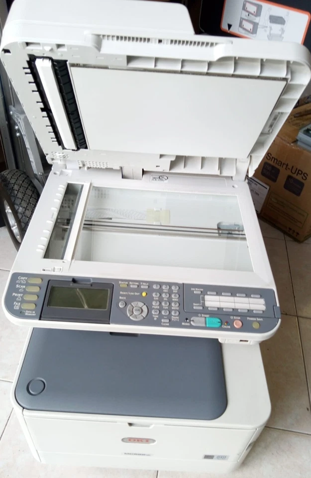 Stampante multifunzione OKI MC562W - Immagine 2 di 3