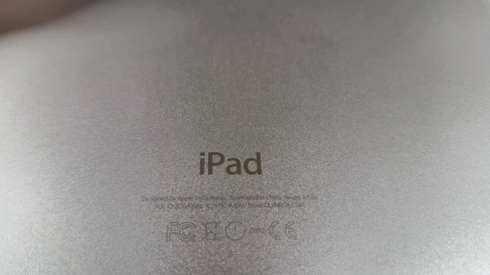 Apple A1566 iPad Air 2 silver 16GB Good condition - Image 2 of 4