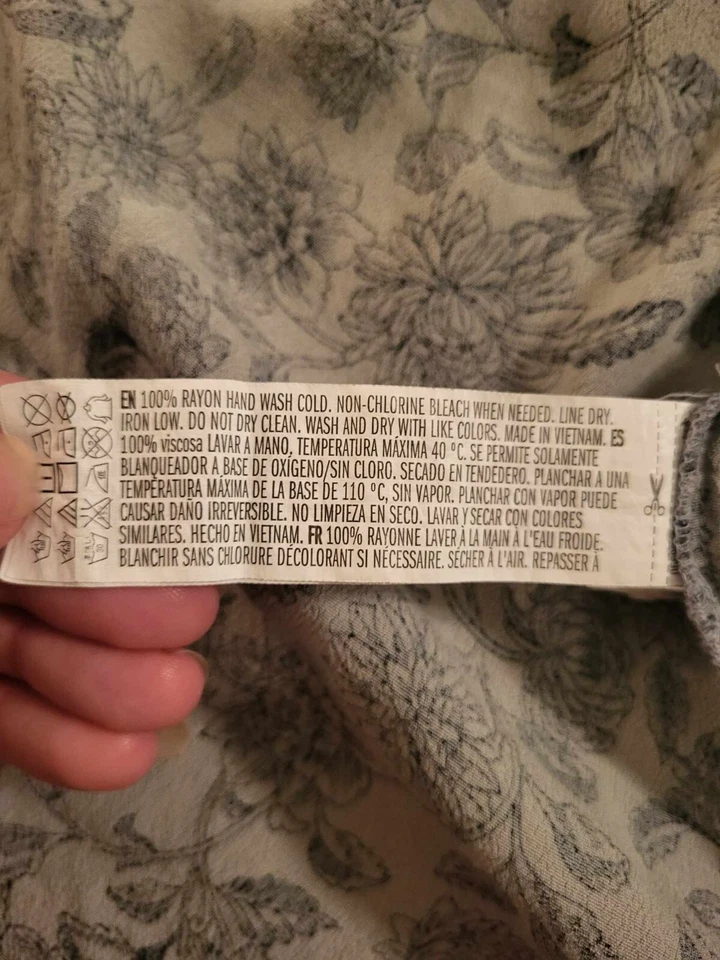 Cárdigan de encubrimiento plumero envolvente chal floral Forever 21 para mujer - talla S M Foto 3 de 4