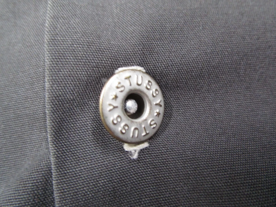Camisa Stussy De Colección Para Hombres Gris Mediana Abotonada Patín Ropa de Calle Hecha en EE. UU. Foto 4 de 4
