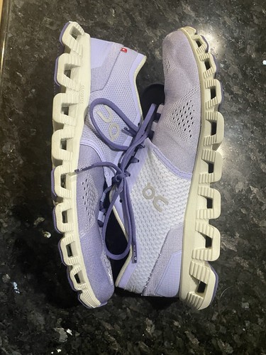 On Cloud Swiss Engineering Cloud X Damengröße 9 Laufen sportliche Sneaker Schuhe