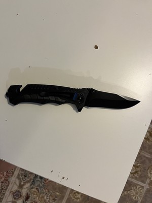 folding pocket knife 3-in-1 Glass breaker, Seatbelt Cutter, Knife