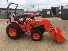 KUBOTA L3200 COMPACT TRACTOR WITH FRONT LOADER LA463 NEVER USED 2 HOURS FROM NEW