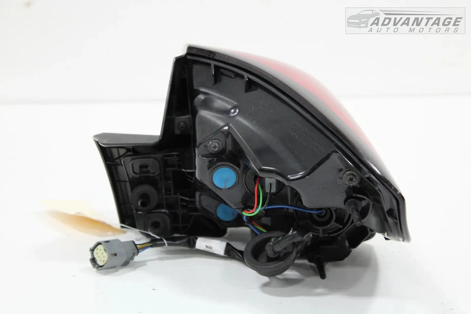 Buick Encore GX 2020-2024 LUZ TRASERA IZQUIERDA EXTERIOR FRENO LÁMPARA OEM Foto 3 de 4