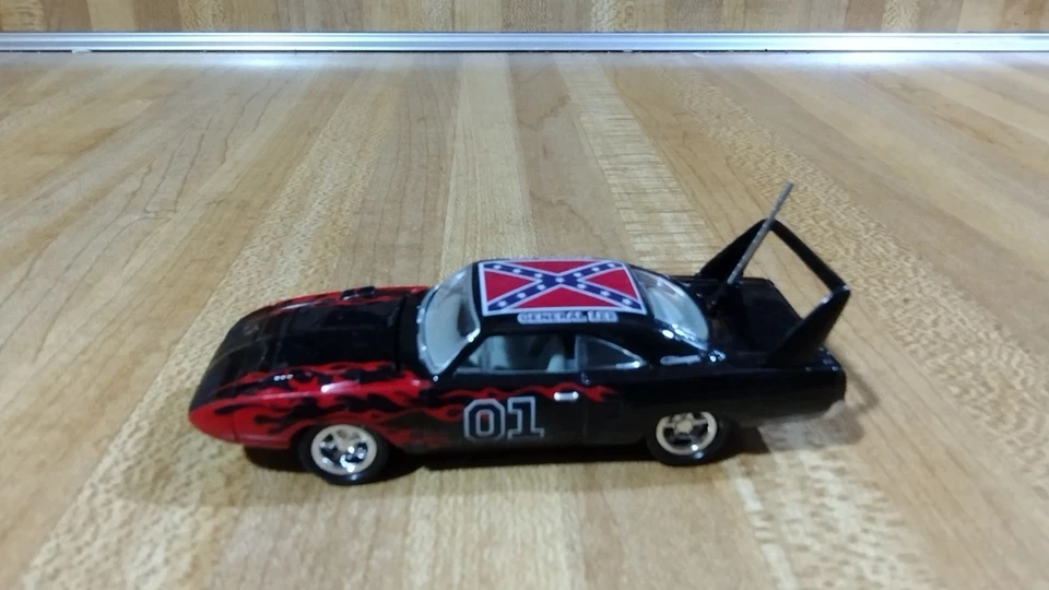 #1 DukesOfHazzard General Lee Custom Black/Flames '70Plymouth Superbird, 1:64, ¡nuevo! Foto 4 de 4