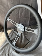 Empuñadura de cuero para volante de 15 pulgadas negra sobre negra con logotipo Chevy patrón de 6 pernos