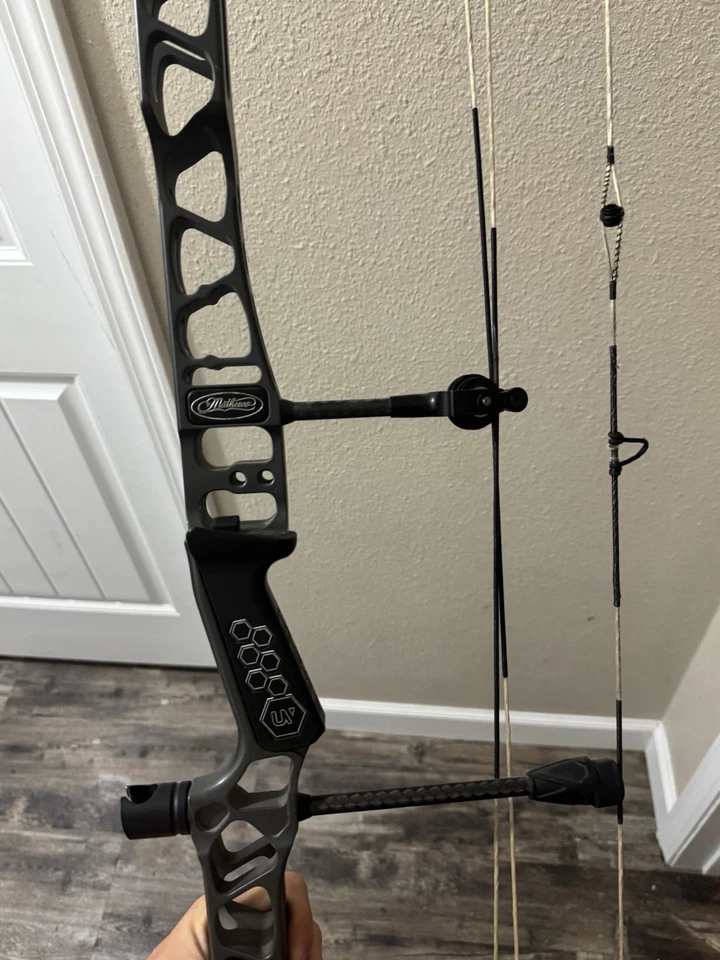 Juego de cuerdas de gas para diestros Mathews TRX 40 con Ultraview. Foto 3 de 4