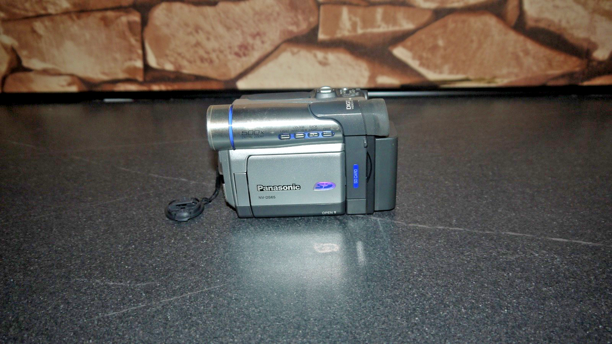PANASONIC NV-DS65 Mini DV Digital Video Camcorder Camera Silver