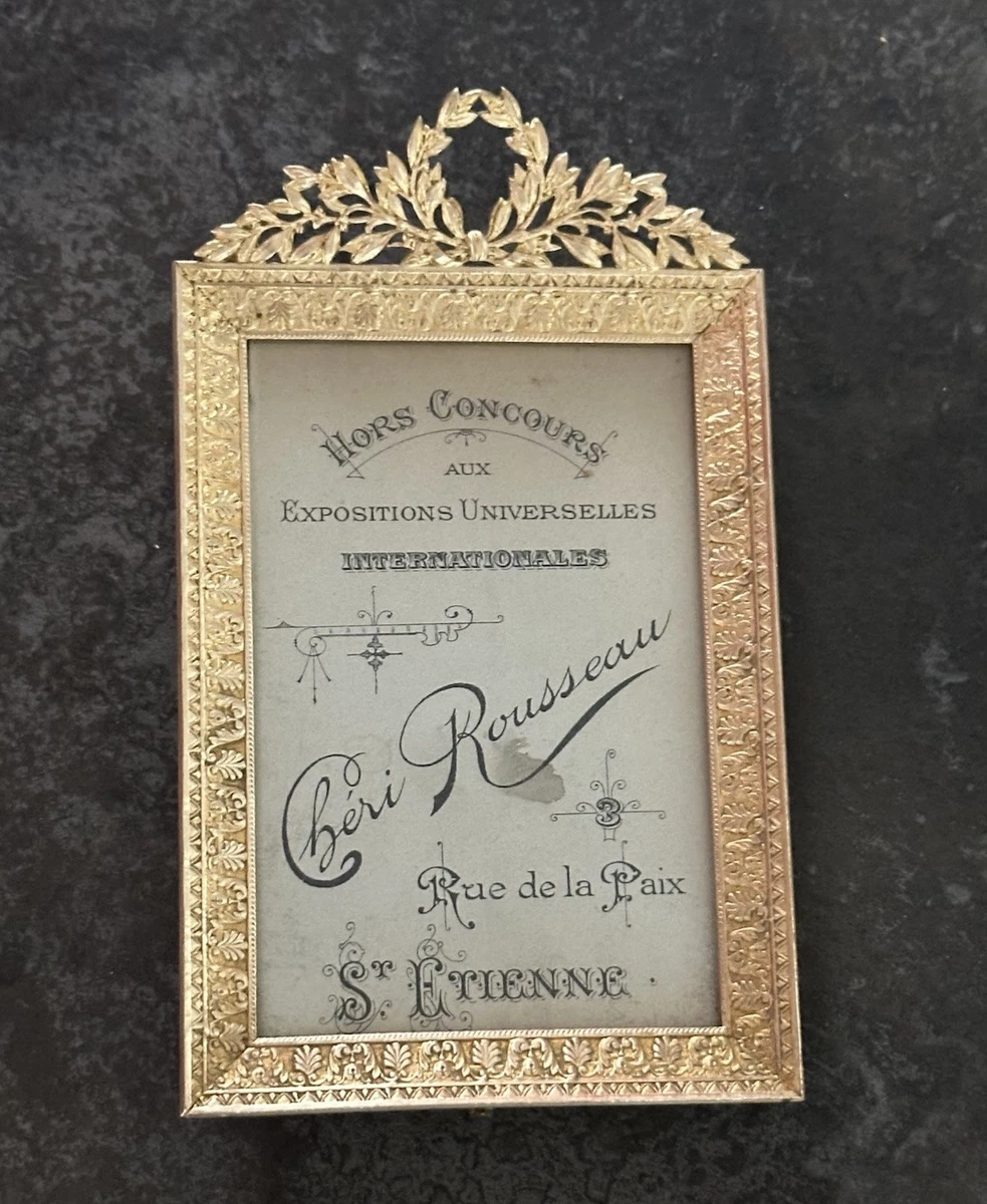 Cadre photo vintage avec portrait de bébé de la fin du XIXe