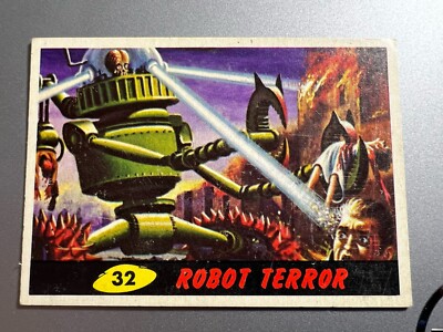 1962 Mars Attacks #32 Robot Terror Centered Original. Excellent Condition.
