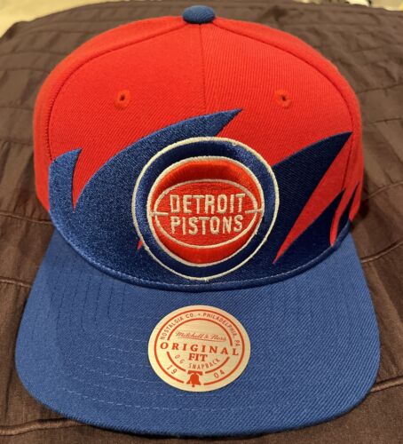 Mitchell & Ness Detroit Pistons Hardwood Classics Snapback Cap Hat NWOT - Afbeelding 1 van 5
