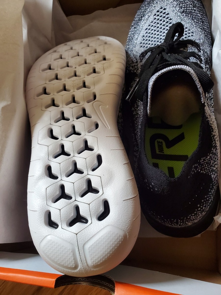 Size 8.5 - Nike Free Rn Flyknit 2018 White Black - 942838 Size 8.5 - Nike Free Rn Flyknit 2018 White Black - 942838