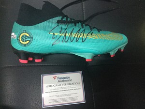 cristiano ronaldo green boots