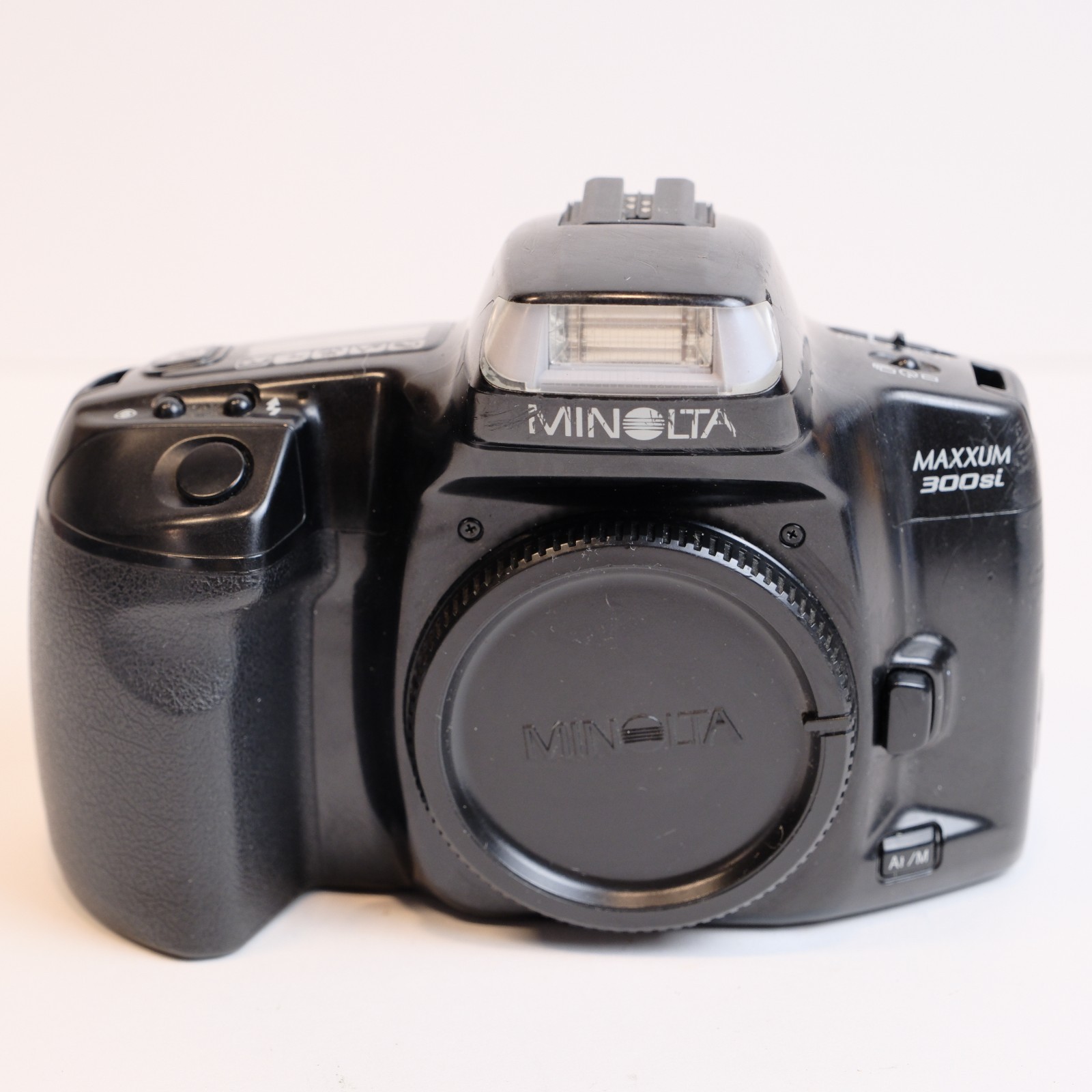 Minolta Maxxum 600si 35mm SLR Camera Body – Very Good – Tested Working (59)