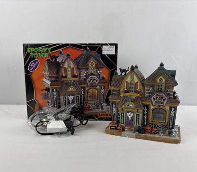 Lemax Spooky Town 2020 Black Cat Halloween Decor Village #05610 NEW In Box