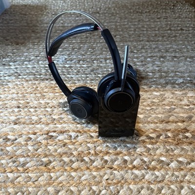 Plantronics Voyager Focus UC B825 Headset + Ladestation PN 203079-01 gebraucht