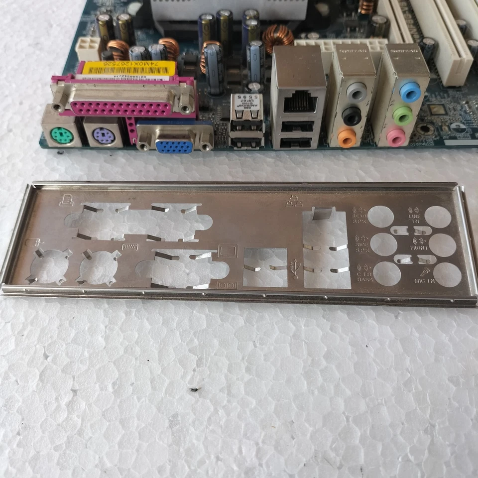 AM2+ AsRock ALiveNF6G-VSTA CPU AthlonX2 4000+ 2,1 GHz RAM DDR2 1 GB - Imagen 2 de 4