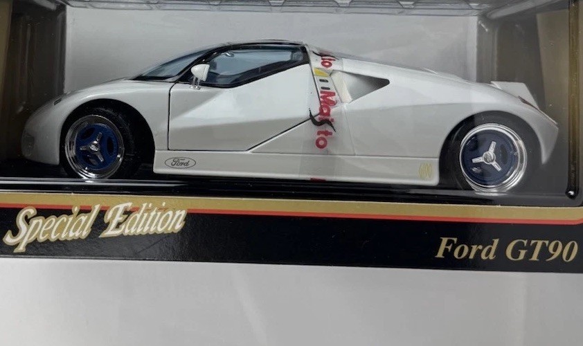 Rare Maisto Ford GT90 Concept V12 1:18 Diecast Special Edition