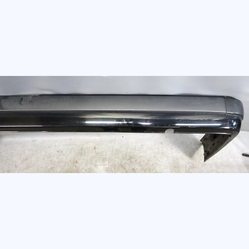 Cubierta de parachoques trasero de plástico negra dañada para BMW E30 serie 3 1989-1993 OEM Foto 4 de 4