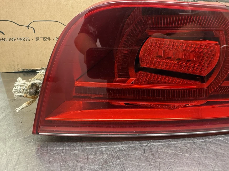 Luz trasera derecha lado conductor audi r8 gen 1 4.2 v8 420945096 2008 Foto 3 de 4