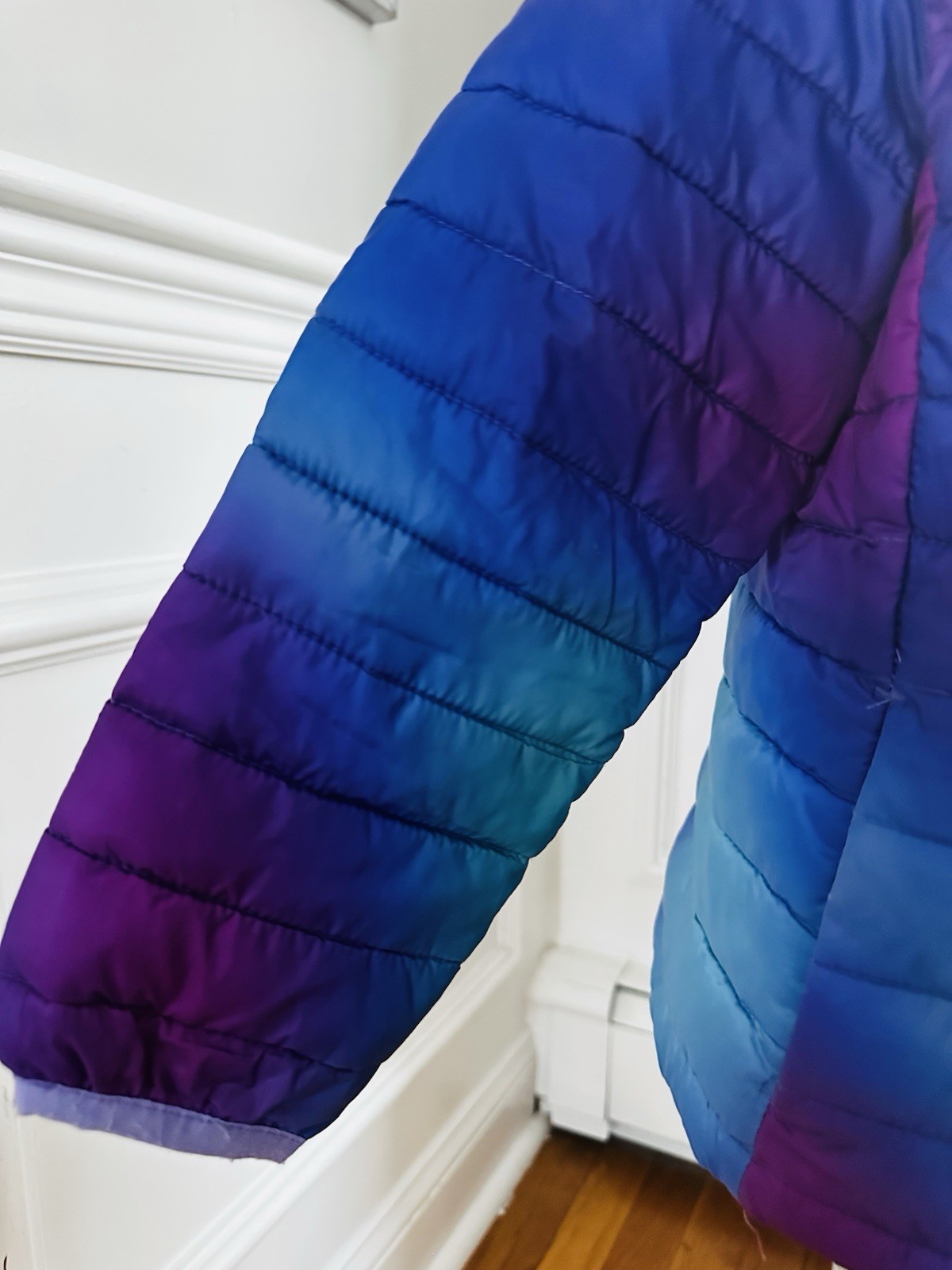 Amazon Essentials Girls Gradient Blue and Purple Puffer Jacket Size 4-5 image 4