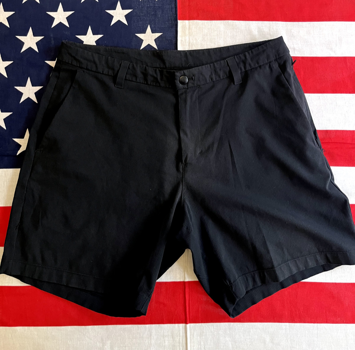 Lululemon Solid Black Activewear Walking Shorts H… - image 1