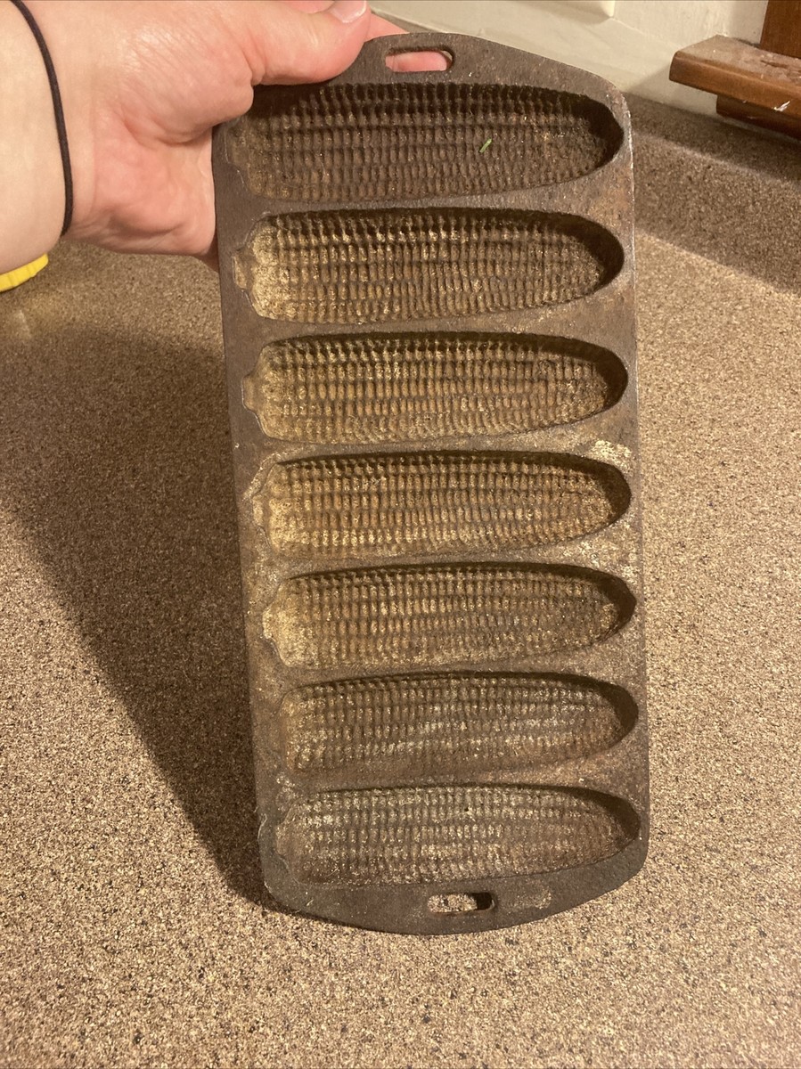 Vintage Wagner Cast Iron Corn Bread Pan (marked 27 C)