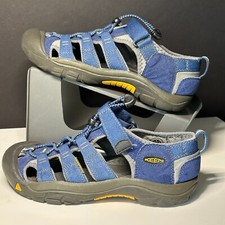 KEEN Sandals - Youth Size 5 Newport H2 Outdoor Sandals Hook Loop Closure 1009962