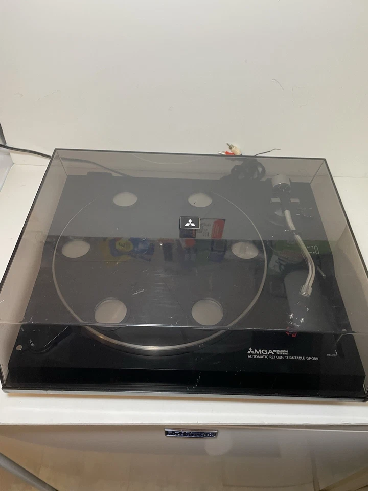 Tocadiscos con transmisión por correa Mitsubishi MGA DP-200 PROBADO *LEER DESCRIPCIÓN* Foto 2 de 4