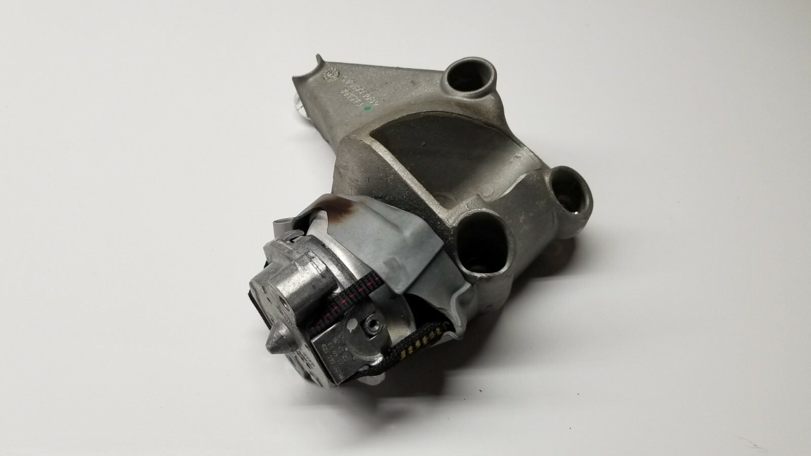 LAMBORGHINI AVENTADOR PASSENGER RIGHT SIDE ENGINE MOUNTING BRACKET OE 470199308D