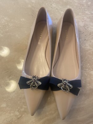 Authentic Gucci Queen Bee Leather  Ballet Flats, Light Pink