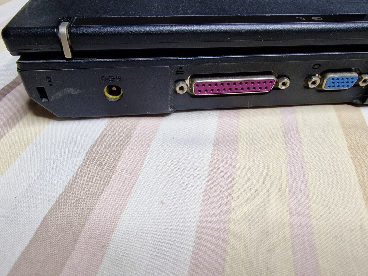 レア IBM PC ThinkPad R40e 2684 早い物勝ち a0188 レア IBM PC