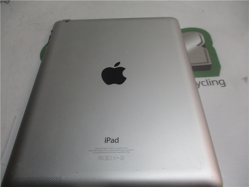 Apple iPad A1458 Tablet A6X Processor 1GB RAM 16GB Storage WiFi